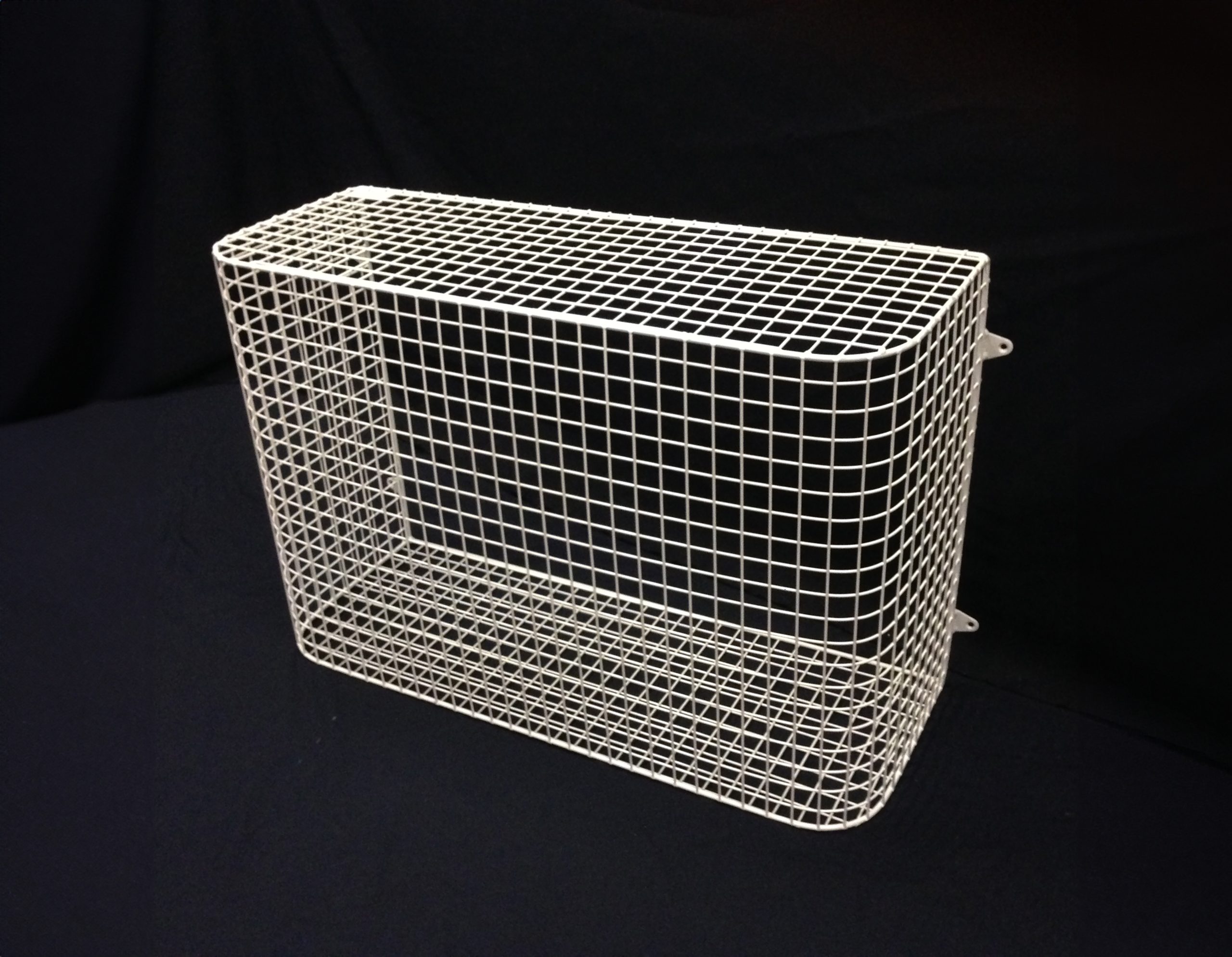 AIANO Curved Radiator Guard